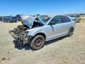 Volkswagen Jetta 2.0L 4 2014