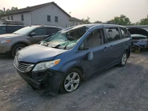 Toyota Sienna 3.5L 6 2013
