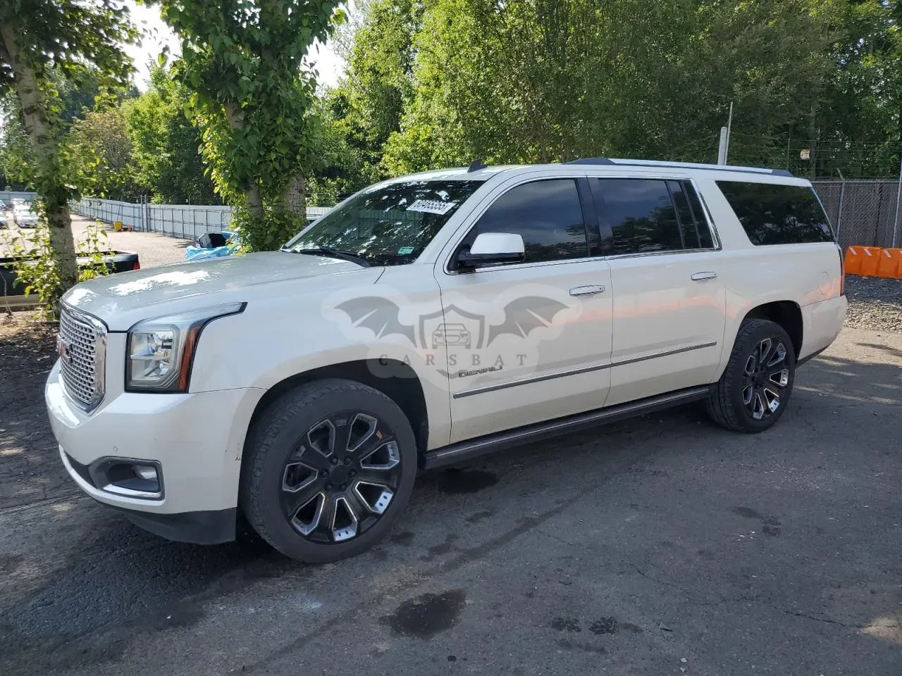 GMC Yukon DENALI 6.2L 8 2015