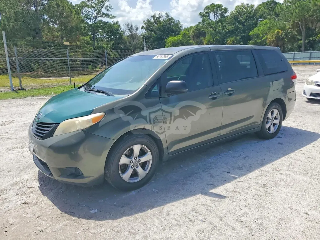 Toyota Sienna 2.7L 4 2011