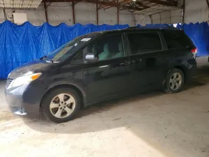 Toyota Sienna 3.5L 6 2011