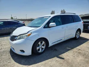 Toyota Sienna 3.5L 6 2013