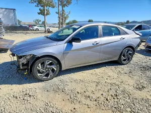 Hyundai Elantra 2.0L 4 2025