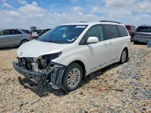 Toyota Sienna 3.5L 6 2016