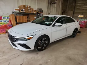 Hyundai Elantra 2.0L 4 2025
