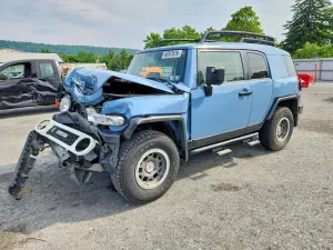 Toyota FJ Cruiser 4.0L 6 2014