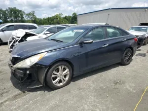 Hyundai Sonata SE 2.4L 4 2013