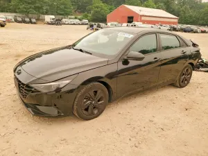 Hyundai Elantra 2.0L 4 2021
