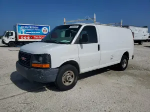 GMC Savana 4.8L 8 2005