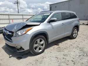 Toyota Highlander 3.5L 6 2015