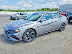 Hyundai Elantra 2.0L 4 2025