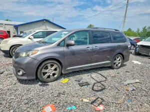 Toyota Sienna 3.5L 6 2013