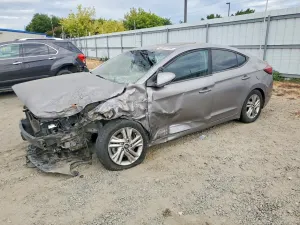 Hyundai Elantra 2.0L 4 2020