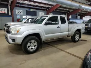 Toyota Tacoma 2.7L 4 2013