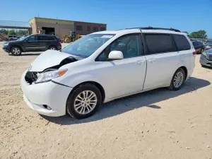 Toyota Sienna 3.5L 6 2012