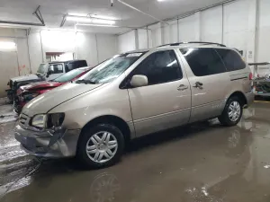 Toyota Sienna LE 3.0L 6 2002