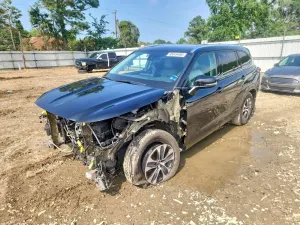 Toyota Highlander 3.5L 6 2021