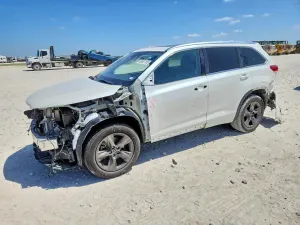 Toyota Highlander 3.5L 6 2017