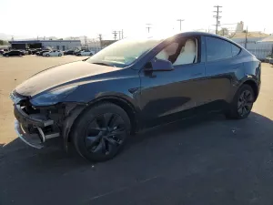 Tesla Model Y 2025