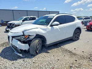 Alfa Romeo Stelvio 2.0L 4 2022