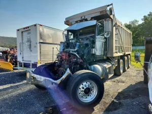 Peterbilt 389/520 15.0L 6 2019