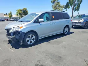 Toyota Sienna 3.5L 6 2020