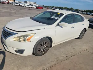 Nissan Altima 2.5L 4 2015