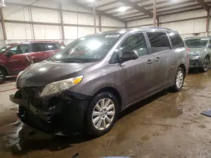 Toyota Sienna 3.5L 6 2013