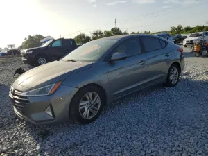 Hyundai Elantra 2.0L 4 2020