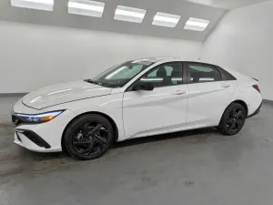 Hyundai Elantra 2.0L 4 2026
