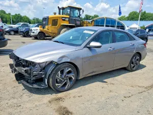 Hyundai Elantra 2.0L 4 2025