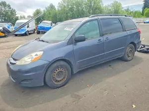 Toyota Sienna 3.5L 6 2010