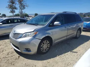 Toyota Sienna 3.5L 6 2012