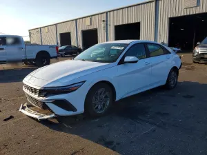 Hyundai Elantra 2.0L 4 2024