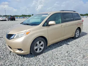 Toyota Sienna 3.5L 6 2013