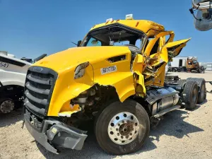 Freightliner Cascadia 12.8L 6 2024