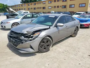 Hyundai Elantra 2.0L 4 2021