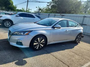 Nissan Altima 2.5L 4 2021