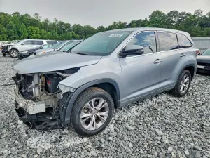 Toyota Highlander 3.5L 6 2015