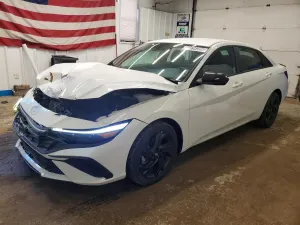 Hyundai Elantra 2.0L 4 2026