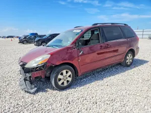 Toyota Sienna 3.5L 6 2010