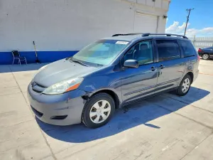 Toyota Sienna 3.5L 6 2010