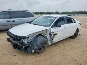 Hyundai Elantra 2.0L 4 2026