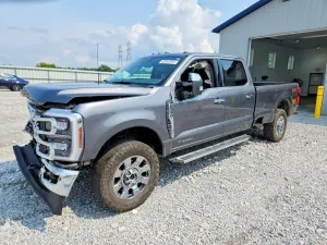 Ford F-350 6.7L 8 2025