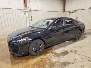 Hyundai Elantra 2.0L 4 2023