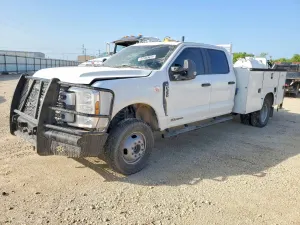 Ford F-350 6.7L 8 2024