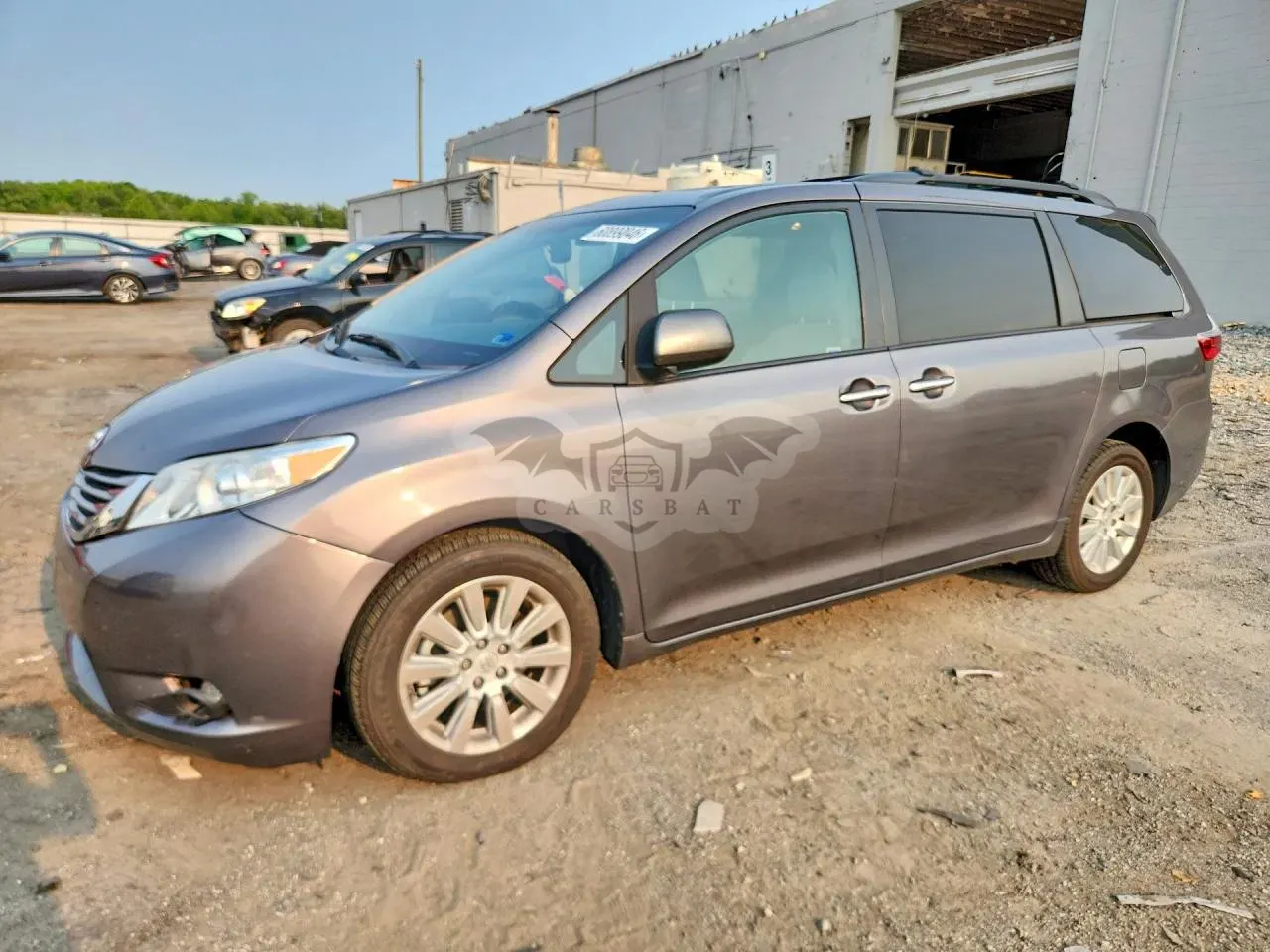 Toyota Sienna 3.5L 6 2016