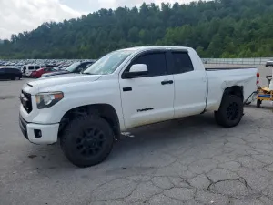 Toyota Tundra 5.7L 8 2015