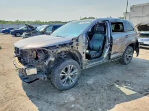 Toyota Highlander 3.5L 6 2016