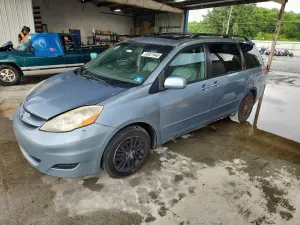 Toyota Sienna 3.5L 6 2010